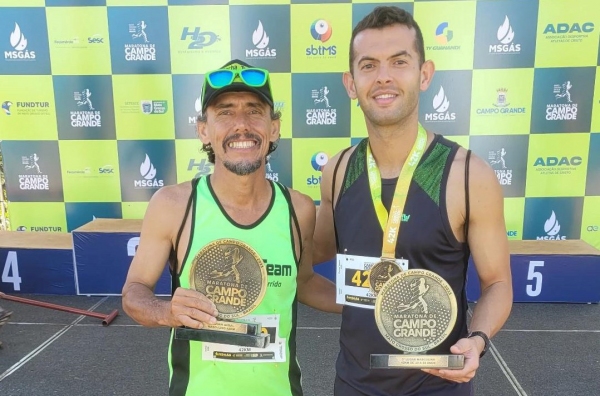 Marcelo Rocha, de Adamantina, 2º lugar no quadro geral, e José Henrique, de Mariápolis, 3º lugar na categoria dos 30 aos 39 anos, e a 12ª colocação no quadro geral (Cedida).