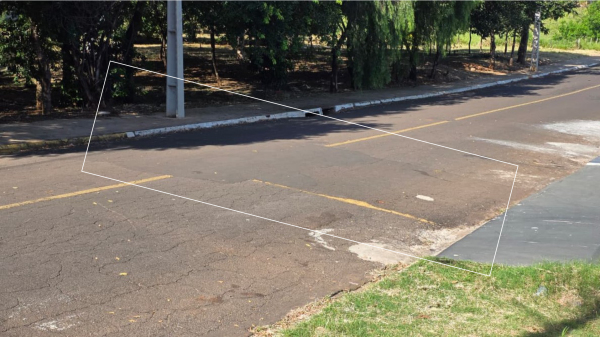 Local onde estava o redutor de velocidade removido na Avenida Santos Dumont (Siga Mais).