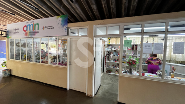 Loja funciona no terminal rodoviario de Adamantina (Siga Mais).