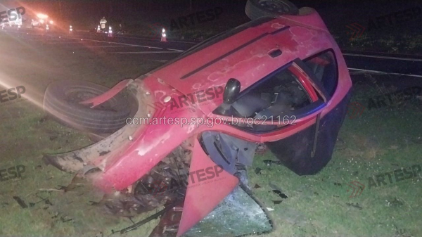 Ford Ka onde estava a professora, vitima fatal do acidente (Imagem: CCM/Artesp).
