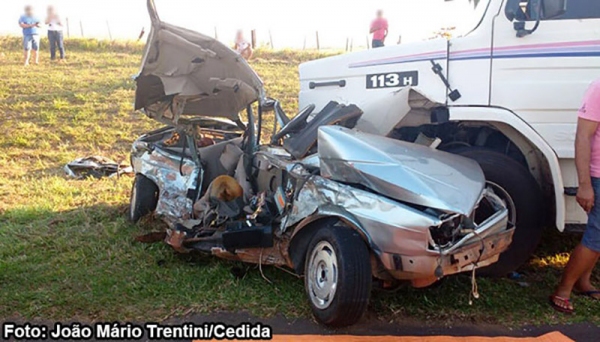 Acidente fez quatro mortes na SP-294, trecho entre Herculândia e Quintana (Foto: Reprodução: João Mário Trentini/Site Bastos Já).