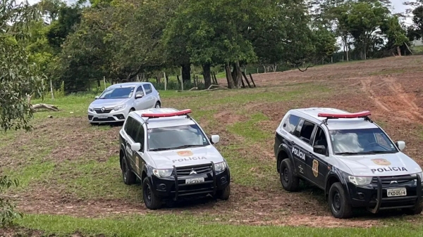 Homem foi preso após se entregar, em meio a cerco policial (PolÃcia Civil).