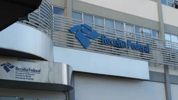 Delegacia da Receita Federal em Presidente Prudente (Foto: Wellington Roberto/g1).