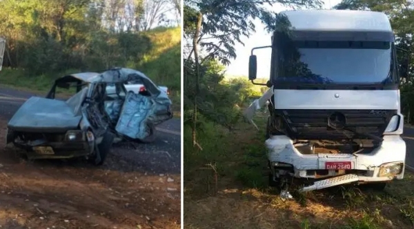 Ford Belina e caminhão envolvidos no acidente. Duas pessoas morreram no local (Imagem: Cedida).