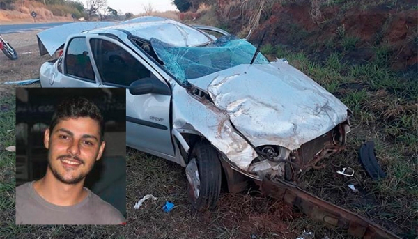 Carro colidiu contra uma placa de sinalização e barranco, e capotou em seguida. Vítima chegou a ser socorrida, más faleceu devido os graves ferimentos que sofreu (Fotos: João Mário Trentini/Site Bastos Já e Reprodução/Facebook).