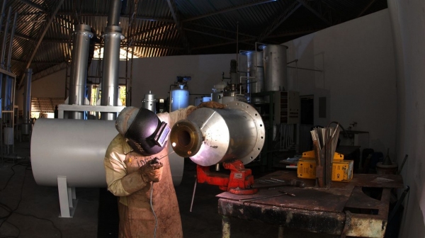 O trabalhador tem direito de permanecer no emprego pelo mesmo tempo de duração do acordo por meio do BEm - BenefÃcio Emergencial para Preservação do Emprego e da Renda (Foto: CNI/José Paulo Lacerda. Reprodução: Agência Brasil).