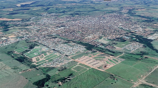 Na preparação dos mapas para o Censo 2020, IBGE trabalha para atualizar o limite urbano municipal, identificar e lançar novos loteamentos, subdividir setores censitários com grande quantidade de domicÃlios, entre outras etapas do planejamento (Google).