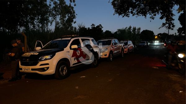 Equipes da Pol?cia Militar e Pol?cia Civil atuam na ocorr?ncia, loco ap?s a localiza??o do corpo (Siga Mais).