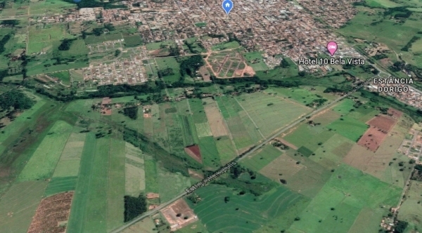 Casas serão construÃda sem área da Prefeitura, à s margens da vicinal Adamantina/Mariápolis (Foto: Google).