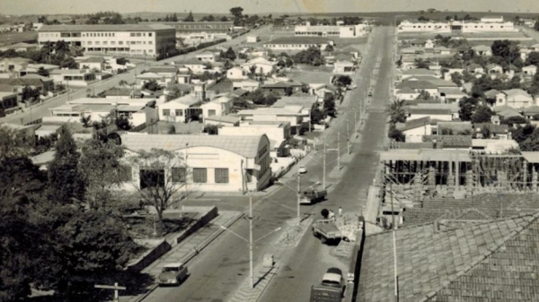 Avenida Rio Branco, uma das 728 imagens que integram o Reviver Adamantina II (Divulgação).