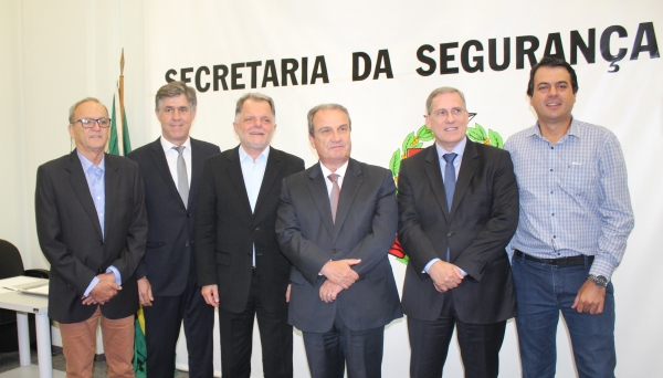 Representantes de Adamantina participam de reunião na Secretaria de Segurança Pública, sobre monitoramento por câmeras (Foto: Cedida).