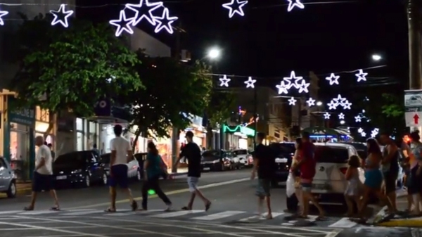 Comércio de Adamantina inicia funcionamento especial noturno a partir desta quarta-feira (TVA/AgitoMais).