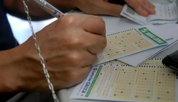 As apostas podem ser feitas em qualquer lotérica do país (Foto: Arquivo Agência Brasil).