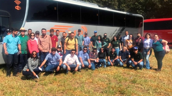 Alunos de Agronomia da UniFAI participam da Agrishow 2022 em Ribeirão Preto; evento é considerado uma das maiores feiras agrÃcolas no mundo (Acervo Pessoal).