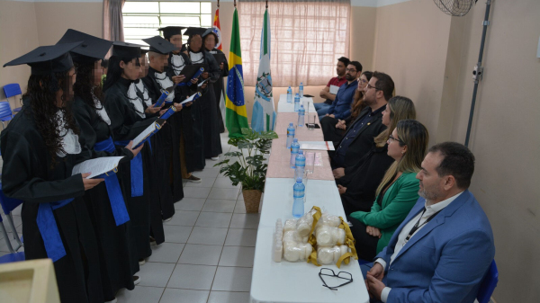 Alunas apresentaram coral para os convidados (Cedida/ SAP/CEPROESTE).