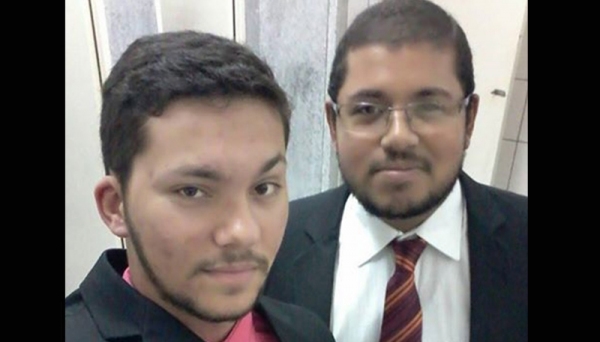 Christian José Silva e Victor Hugo Silva Souza são alunos do curso de História da UniFAI. O primeiro é tenor lírico, o segundo é barítono. Eles foram revelados no 2º Sarau Cultural organizado pelos cursos de História e de Geografia  (Foto: Arquivo Pessoal).