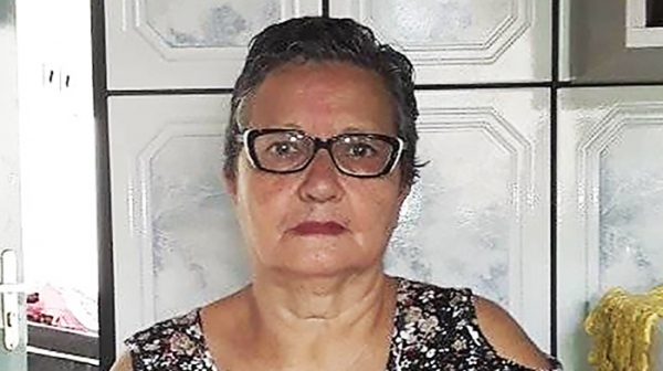 Idosa foi morta com golpes de martelo, pelo próprio filho, que avisou sobre o crime e depois fugiu (Reprodução: 018 News).