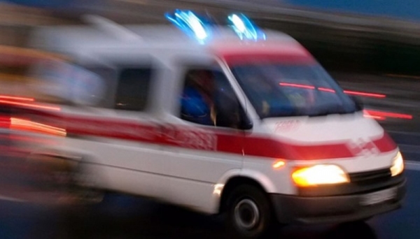 TV caiu de um rack e atingiu a criança, causando ferimentos. Menina foi atendida em Adamantina e transferida para Marília, em ambulância (Imagem: Ilustração).