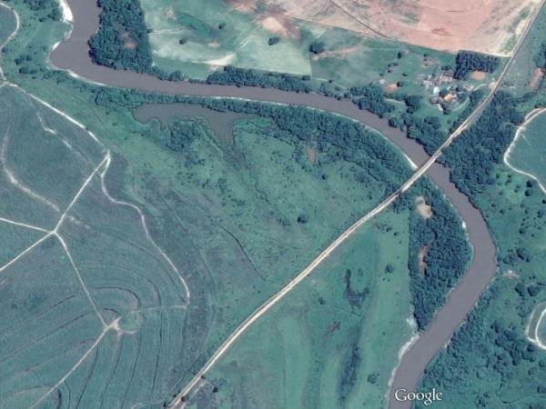 Região do Rio do Peixe, próxima ao distrito de Ameliópolis (Presidente Prudente), one morador de Salmourão teria mergulhado e desaparecido (Imagem: Gogole).