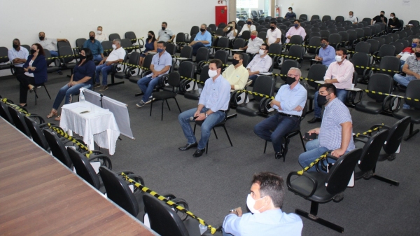 Reunião da AMNAP foi realizada nesta segunda-feira em Adamantina (Foto: João Vinícius/IMPACTO).