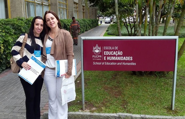 As supervisoras do Subprojeto de Pedagogia do Pibid da UniFAI, Ana Paula Tarifa e Ângela Christina Soares, participam de Encontro Nacional das Licenciaturas realizado de 14 a 16 de dezembro na PUC-PR, em Curitiba (PR). (Foto: Arquivo Pessoal)