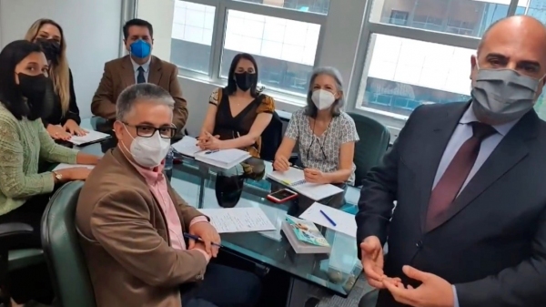 Prof. Dr. Andrey Borges Teixeira representa a UniFAI na Comissão de Educação em Medicina Veterinária do CRMV-SP (Acervo Pessoal).