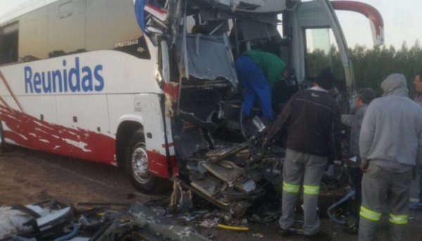 Ônibus partiu de São Paulo e seguia rumo a Araçatuba (Foto: Reprodução/A Voz das Cidades).