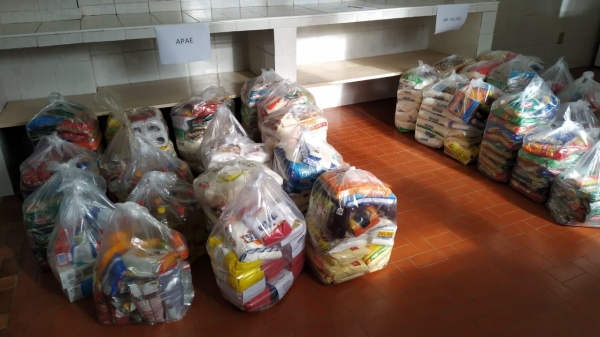 Em mais uma etapa da Campanha Vacina Contra a Fome foram arrecadados 607 quilos. Os alimentos foram entregues à Apae e Lar Cristão (Divulgação/PMA).
