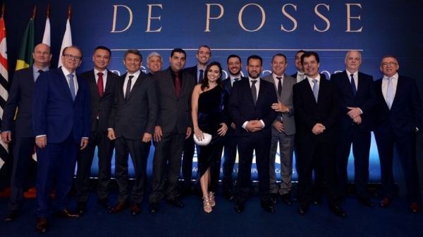 Márcio Cavalaro (primeiro à esquerda), empossado diretor regional da APAS na região de Presidente Prudente (Divulgação/APAS).