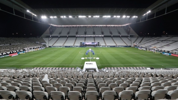 Uso de máscara é obrigatório em todos os setores do estádio (Foto: Amanda Perobelli)