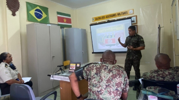 O adamantinense Elvis Eduardo Bispo, capitão do Exército Brasileiro, atua na formação das Forças Armadas do Suriname (Acervo Pessoal/Cedida).