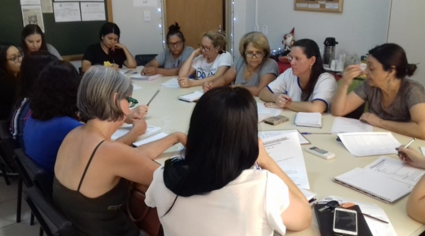 Uma das reuniões preparatórias para a elaboração do plano de convivência familiar e comunitário do município (Da Assessoria).