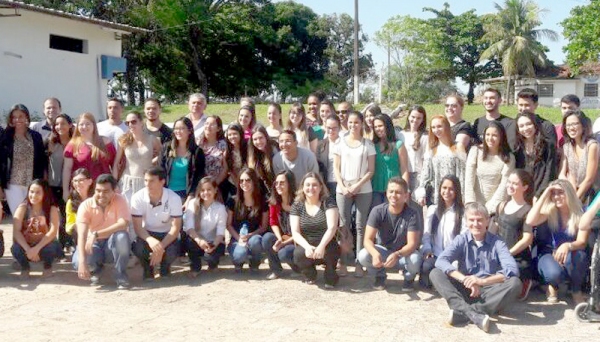 Cerca de 100 alunos participaram da atividade, que contou também com a presença da juíza da 3ª Vara da Comarca de Adamantina, Ruth Duarte Menegatti (Fotos: Arquivo Pessoal).