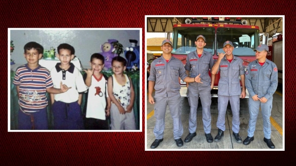 Os quatro primos que se tornaram bombeiros reproduzem a foto antiga (Reprodução).