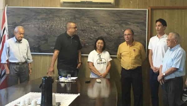 Adamantina recebe voluntário japonês para projeto de Atletismo com crianças e adolescentes; todas as despesas do jovem Taro Miyazaki na cidade serão pagas pelo Governo japonês (Fotos: Cláudia Puerta).