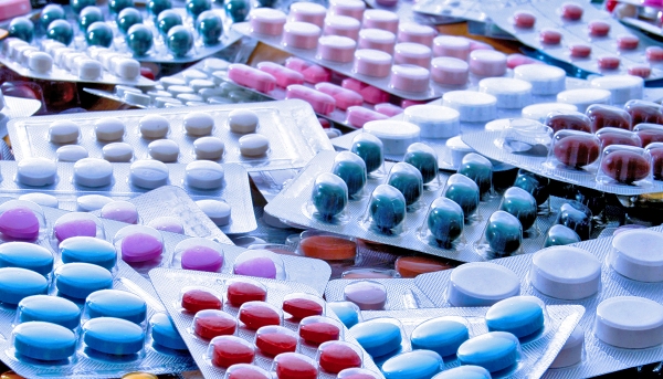 Produtos como Coristina, Biotônico Fontoura, Doril, Maracujina e Epocler têm lotes suspensos (Imagem: Ilustração).