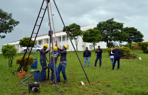 A Sondagem STP é um processo de exploração e reconhecimento do solo que definirá o tipo e o dimensionamento das fundações que servirão de base para uma edificação. (Foto: Jhonas Zago Pires)
