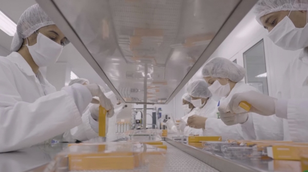Para produzir a vacina na capacidade máxima de um milhão de doses por dia, a fábrica do Instituto Butantan agora terá operação 24 horas, sete dias por semana (Reprodução).