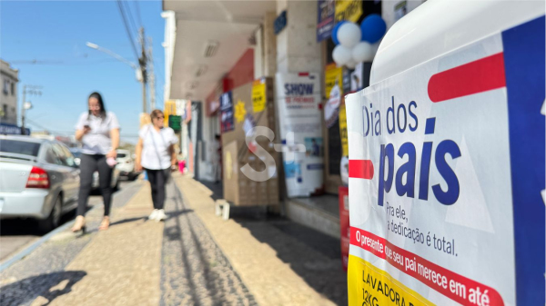 Lojas de Adamantina com horario especial nesta sexta e sabado pelo Dia dos Pais (Siga Mais).