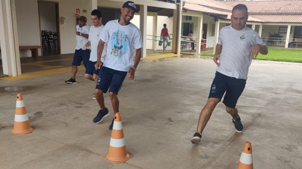 Atletas da APAE de Adamantina treinam para o Festival MATP (Acervo Pessoal).