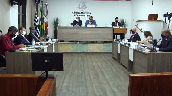 Sessão da Câmara Municipal de Adamantina, realizada nesta quarta-feira (Reprodução/Câmara Municipal).