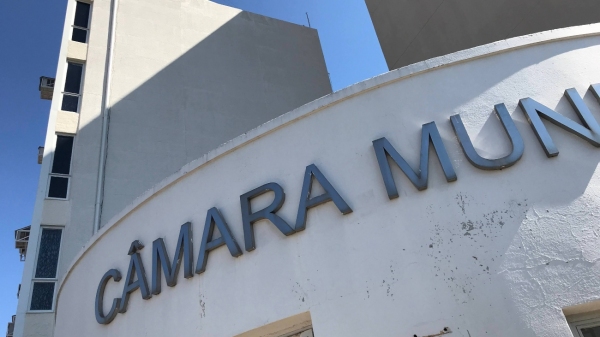 Sessão legislativa ocorre às 19h (Foto: Siga Mais).