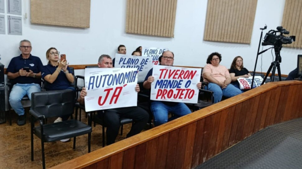 Grupo de servidores da FAI na Camara (Acervo Pessoal).