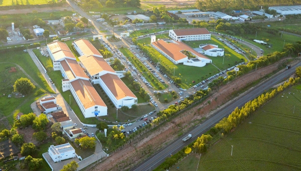 Aulas foram suspensas, nos períodos diurno e noturno, nesta segunda-feira (28), na UniFAI, exceto para o curso de medicina (Foto: Arquivo/UniFAI).