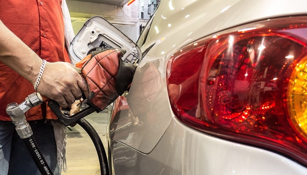 Consumidor precisa estar atento à origem dos combustíveis (Foto: Rafael Neddermeyer/ Fotos Públicas).
