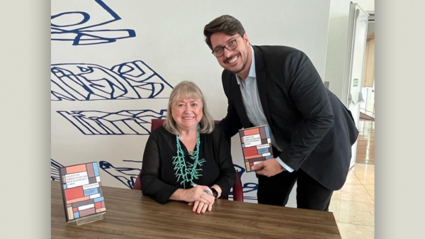 O adamantinense Rafael Teixeira Sebastiani e a catedrática Susana Malcorra (Acervo Pessoal).