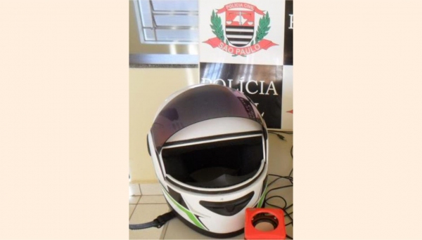 Capacete furtado em janeiro foi recuperado e autoria do furto esclarecida pela Polícia Civil de Adamantina (Foto: Cedida/Polícia Civil - Deinter 8).