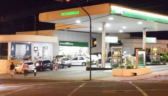 Ações promocionais garantem condições especiais para estudantes da UniFAI, no Auto Posto Progresso, de Adamantina (Foto: Divulgação).