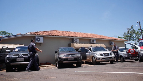 Quatro veículos foram recuperados pela PM, em Dracena (Foto: Lucas Mello/Jornal Regional/Portal Regional/Dracena).