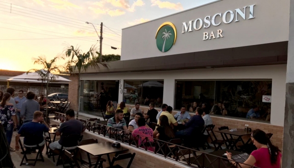 Mosconi Bar é inaugurado em Adamantina (Foto: Maikon Moraes).
